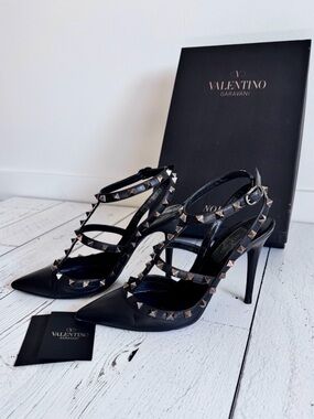 Valentino Garavani - Matte Black Rockstud Leather Pumps